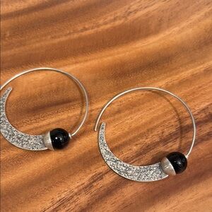 Silver Comet Tailed Hoops